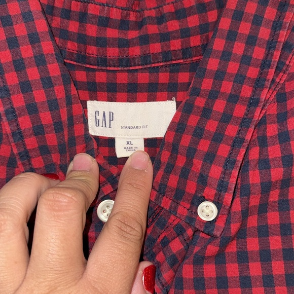 GAP MEN’S REGULAR FIT PLAID SHORT SLEEVE CASUAL BUTTON DOWN SHIRT - 100% COTTON - Picture 2 of 4